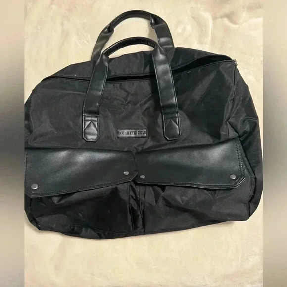 Kenneth Cole duffel travel gym weekender black bag with strap to carry. - Picture 1 of 7
